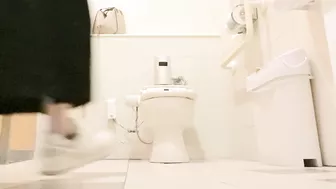 [Active Female College Student] Pissing Scene Pee Shooting