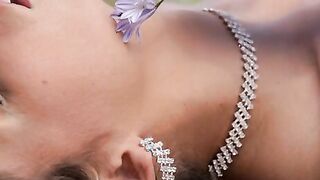 In Bloom - S3:E1