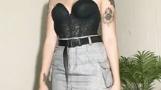 Bella Strips Down And Shows You Everything! Celeb Leak