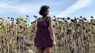 Hot Ebony Girl Masturbate Outdoor