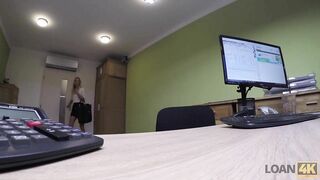 Loan4K. Une Étudiante A Une Urgence Alors Pourquoi