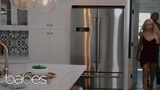 Babes - Gorgeous Babe Abella Danger Fills All Her Holes With A Bbc